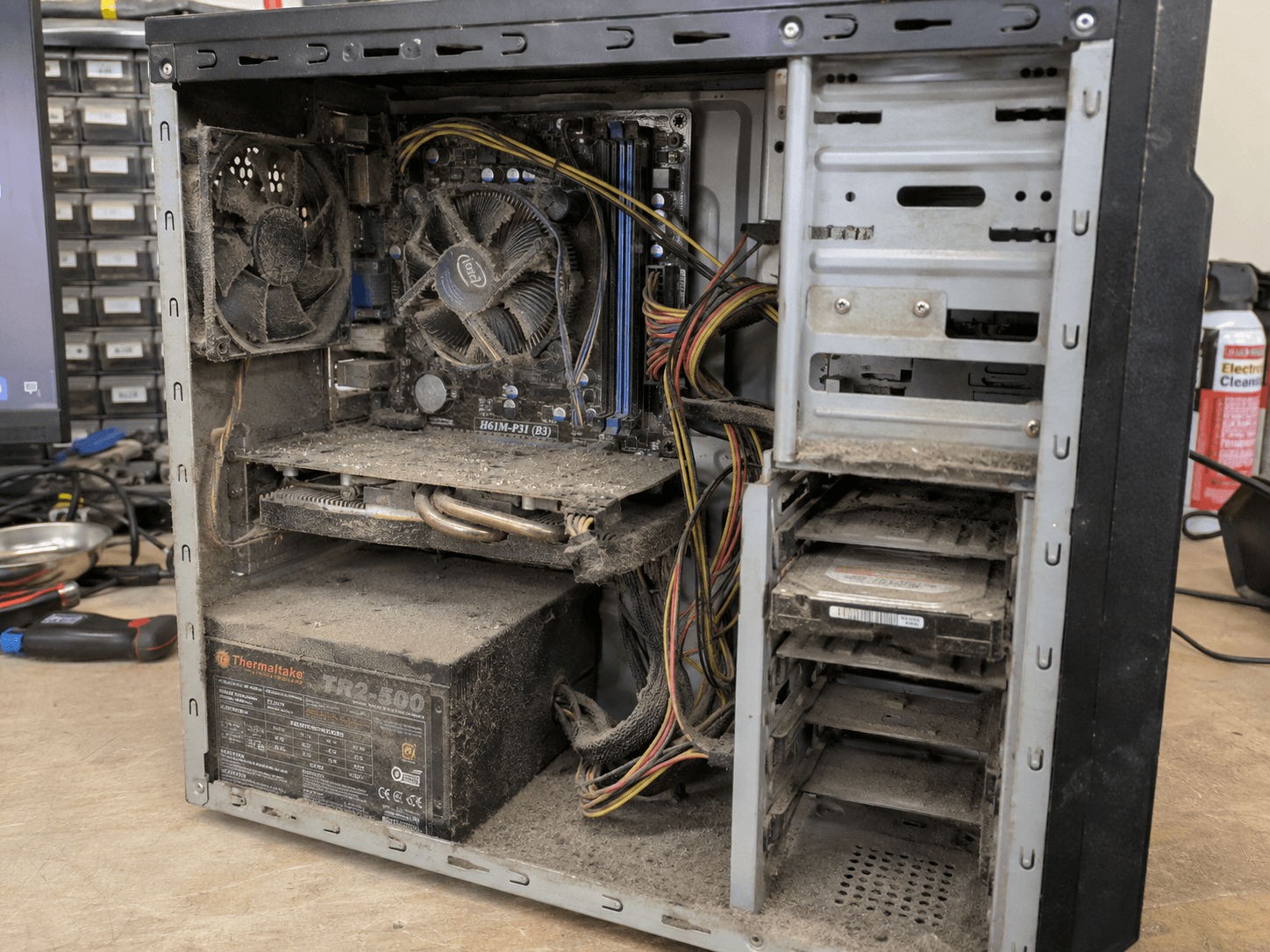 Dust-filled desktop PC before cleaning